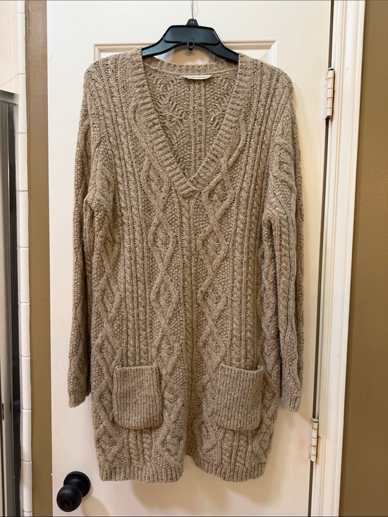 Soft Surroundings Sweaters - Soft Surroundings Cable Knit V-Neck Pocket Sweater - Beige